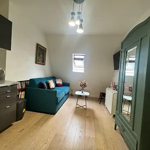 https://cosy-studio-5-minutes-tour-eiffel.fr-paris.fr